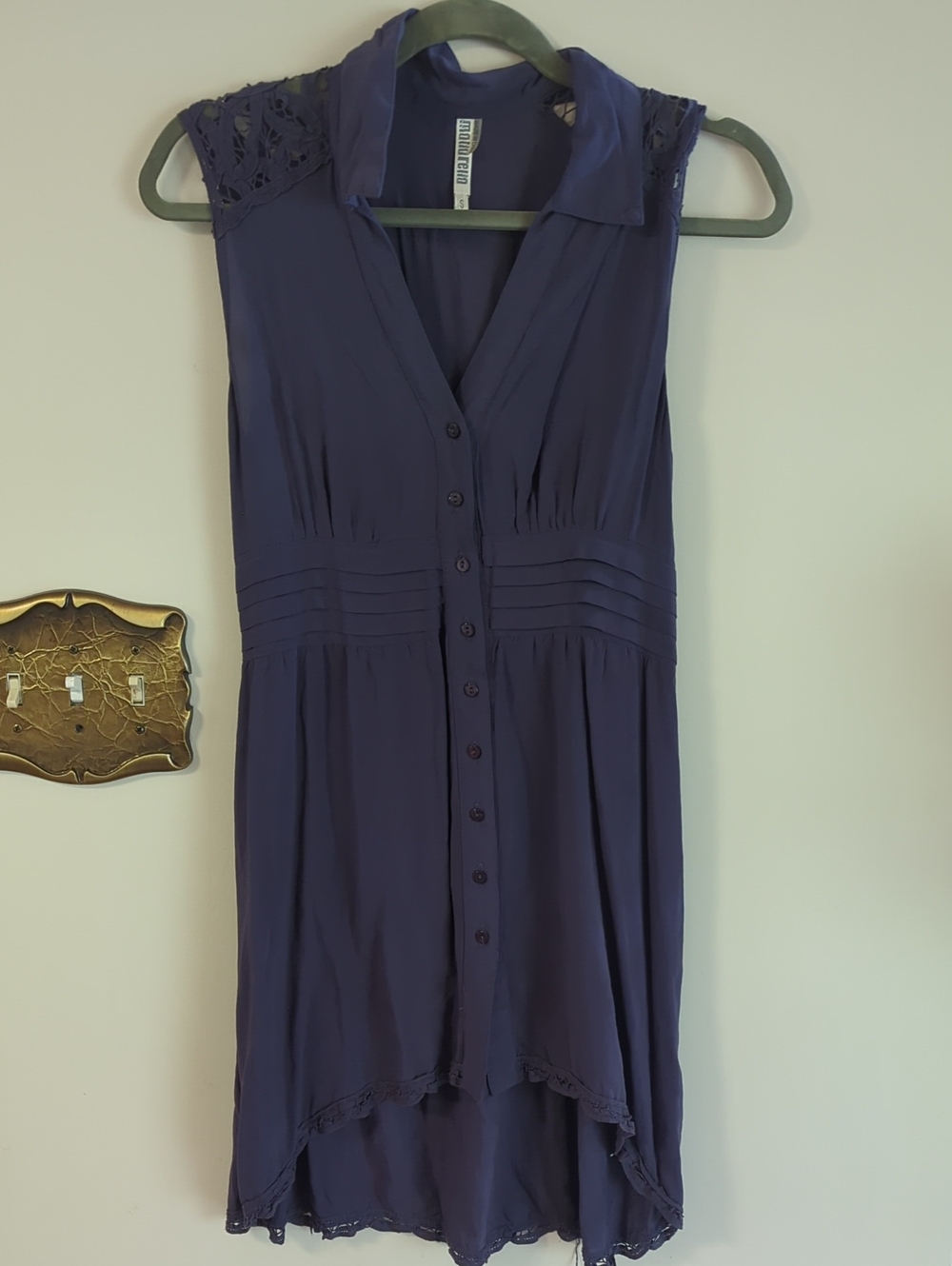 Monoreno Navy Sleeveless High-Low Button Front Tunoc Dress with Lace Shoulders